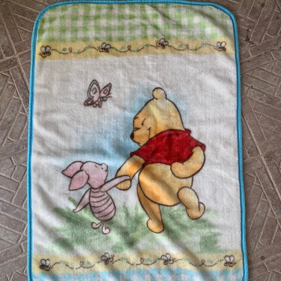 winnie the pooh and piglet blanket